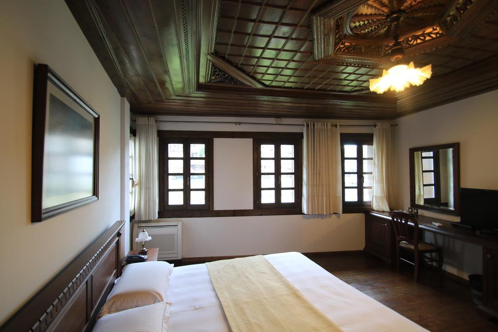 Boutique Hotel Muzaka Berat Exterior foto